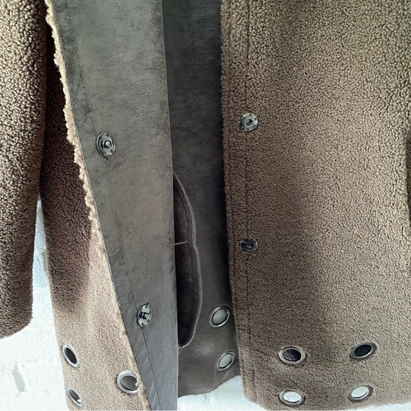 NIKKI JONES Montreal Brown Teddy Sherpa Coat Jacket Women’s Size Small - Picture 12 of 13